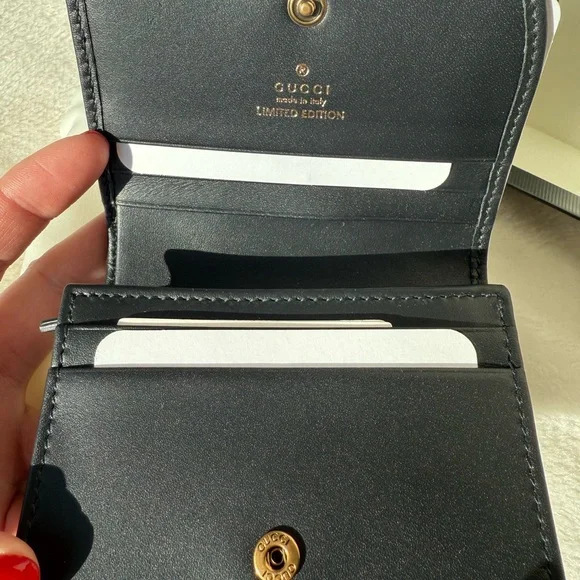 NIB GUCCI LIMITED EDITION MARMONT VELVET WALLET WITH CRYSTAL HARTS - Picture 6 of 9